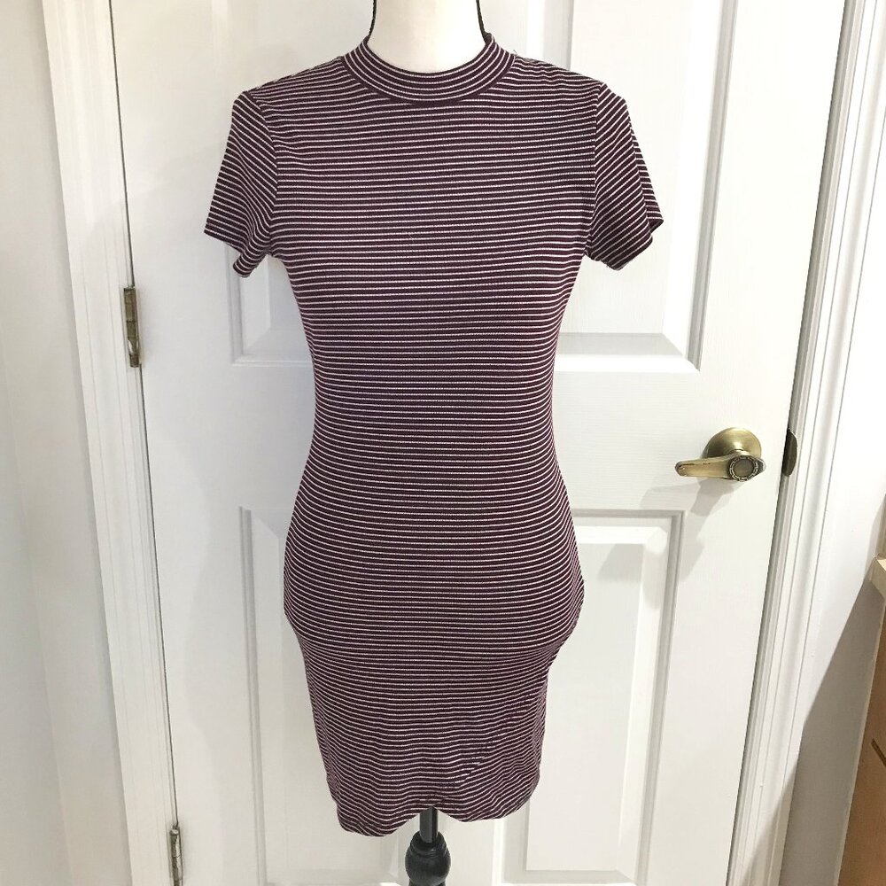 Forever 21 Crew Neck Short Sleeved Bodycon Dress S